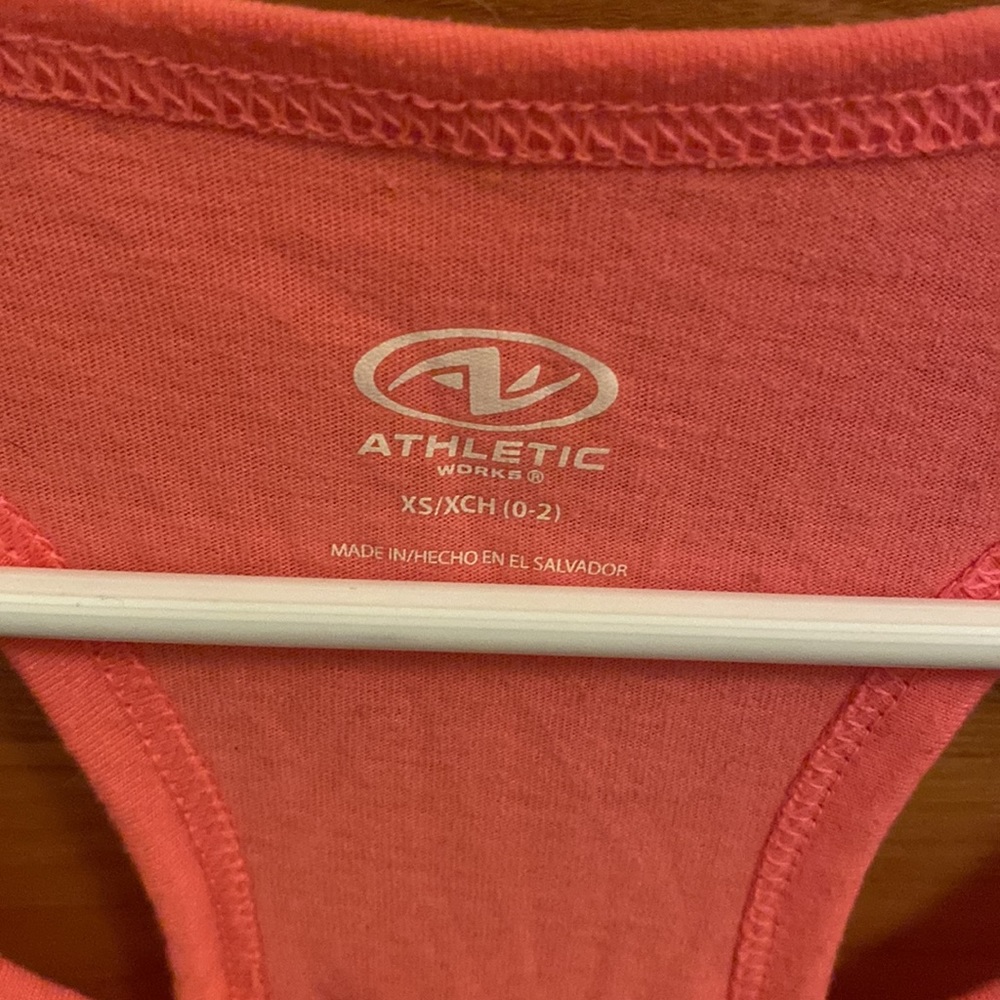 Active Tanktops - Picture 3 of 5